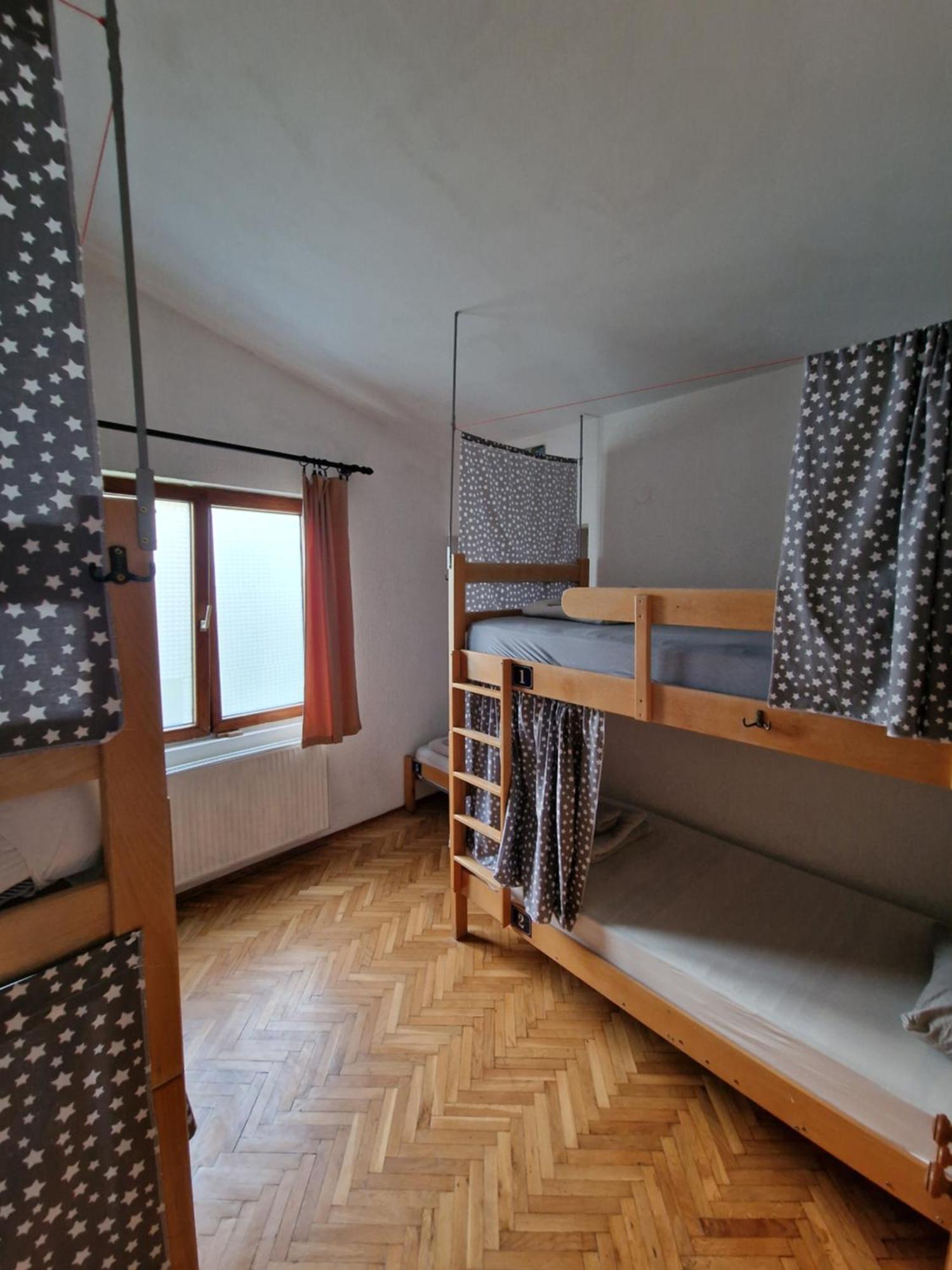 Pirate Backpackers Pansiyon Ülgün Dış mekan fotoğraf