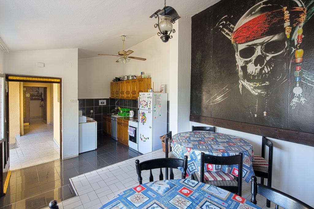 Pirate Backpackers Pansiyon Ülgün Dış mekan fotoğraf